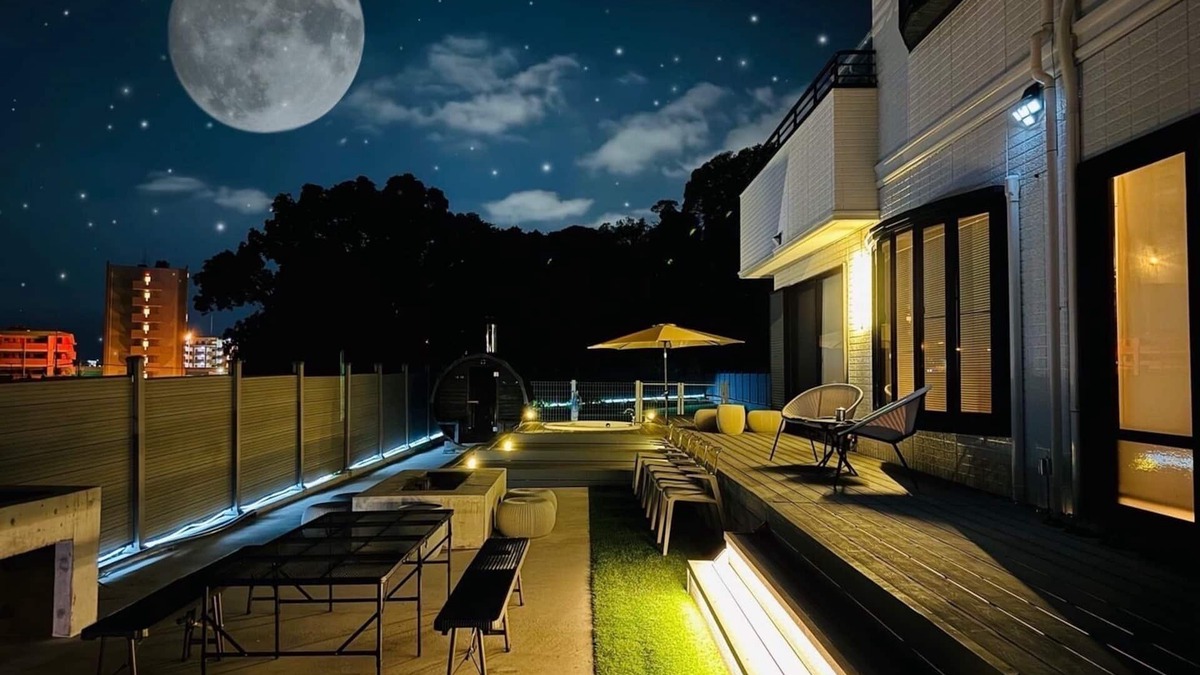 Hakata-ku Villa | New!AirportHills 1400 sq.m. Open-air bath with spectacular view 1 building, 2nd floor private parking 3 BBQ pets allowed