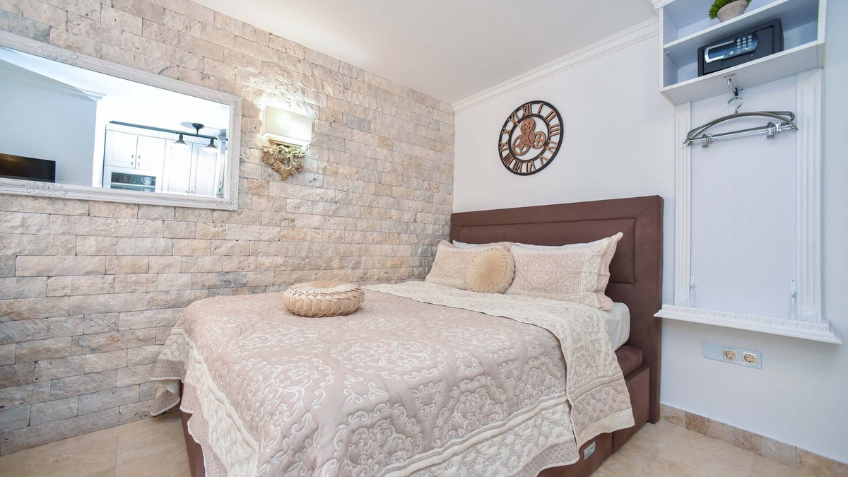 Old Town Apartment | NEW AND MODERN APT IN THE HEART OF HISTORIC CENTER/STEPS TO BEACH