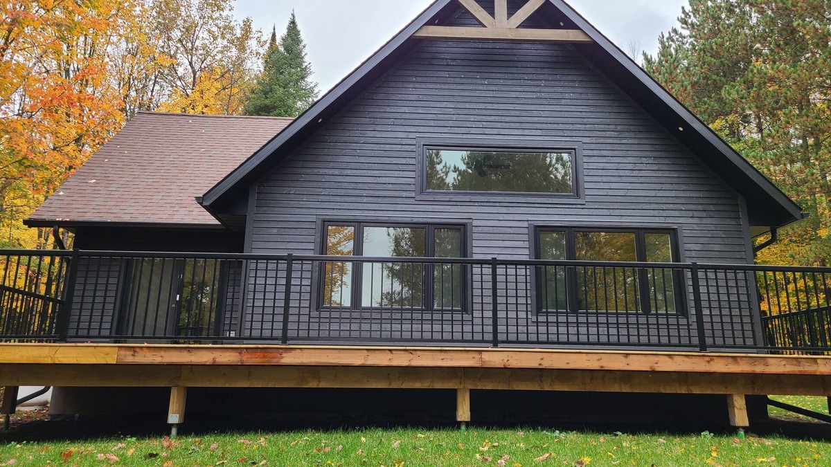 Irondale Cottage | New and Very Private Lakefront Cottage 5-Br, 3-Ba