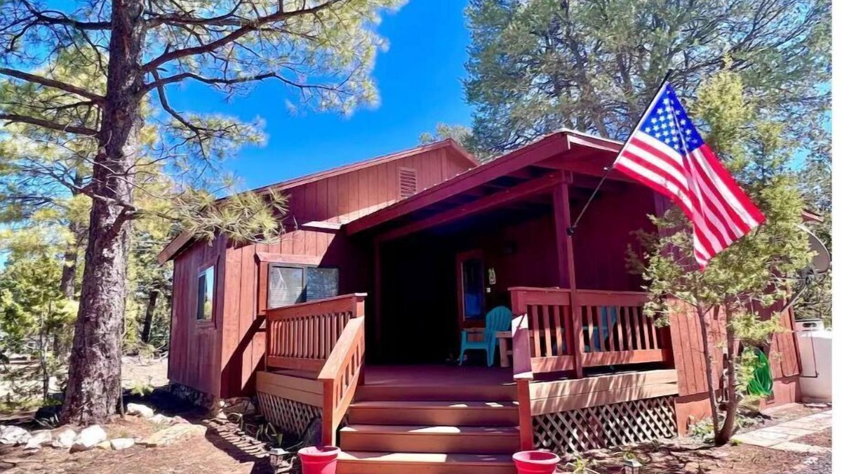 Overgaard Cabin | NEW - Apache Cabin