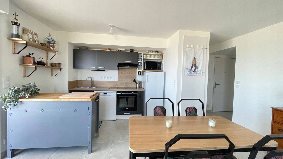 Saint-Brevin-les-Pins Apartment | New Apartment 3/4 Sleeps 30m from the Beach with Parking