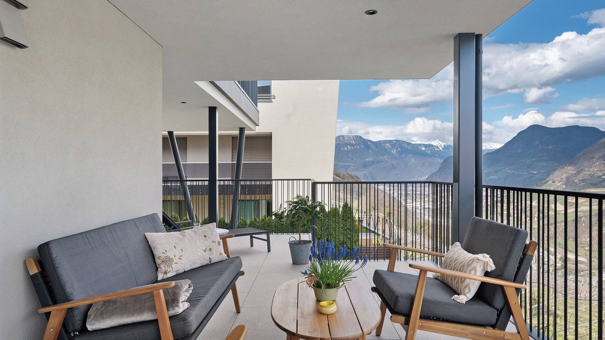 Cornedo All'isarco Apartment | New Apartment 'Vinea Guesthouse Terrace' with Mountain View, terrace and Air Conditioning