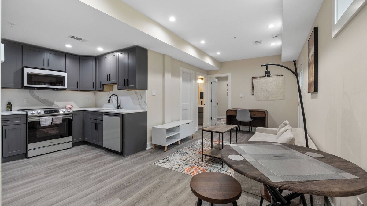Northwest Apartment | New Apartment 2BR near public transportation