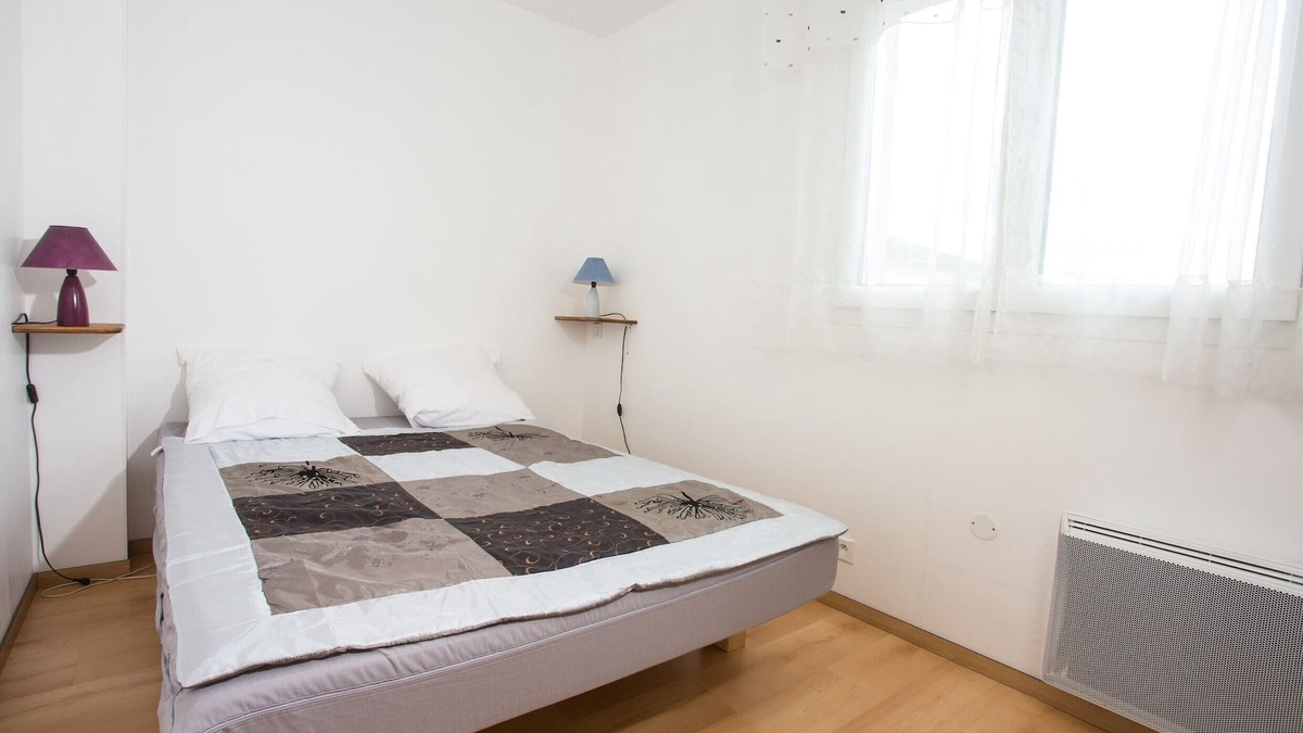 Savines-le-Lac Apartment | New apartment, close to the beach, forest and shops.