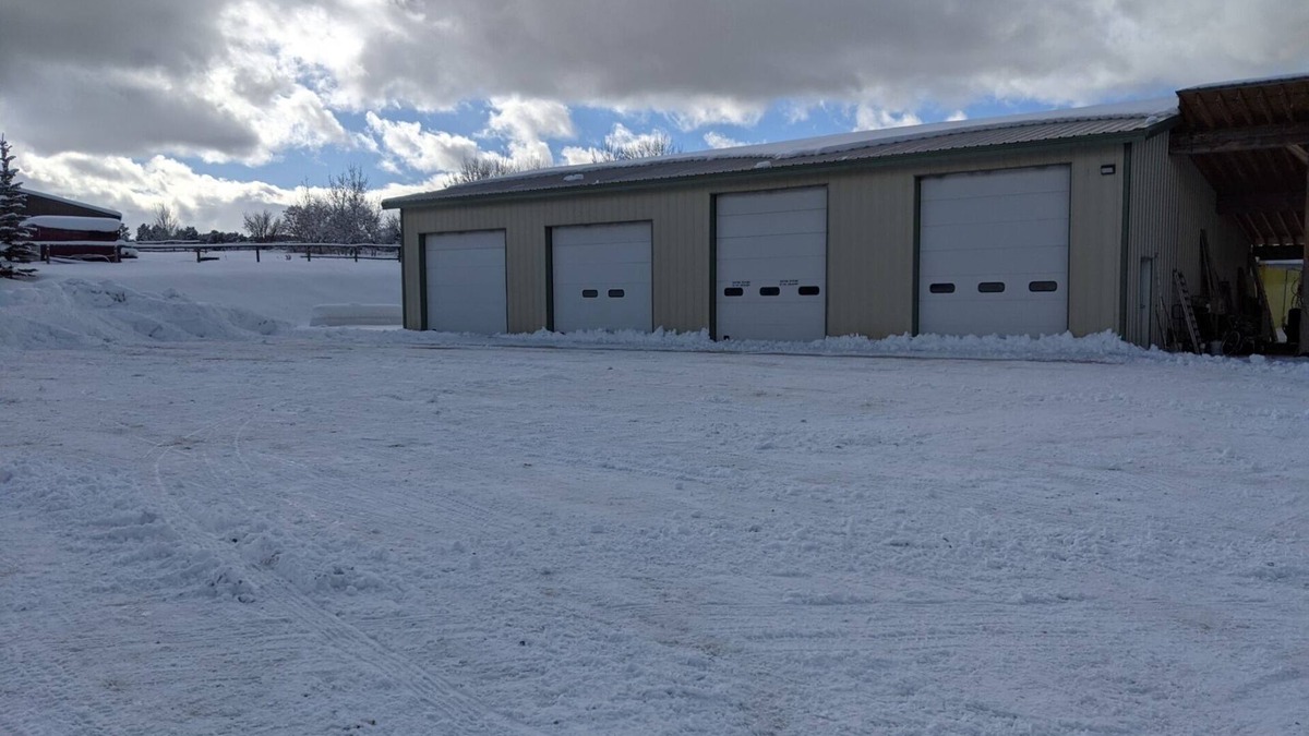 Thayne House | New apartment in shop with Indoor parking for toy trailers or vehicle.