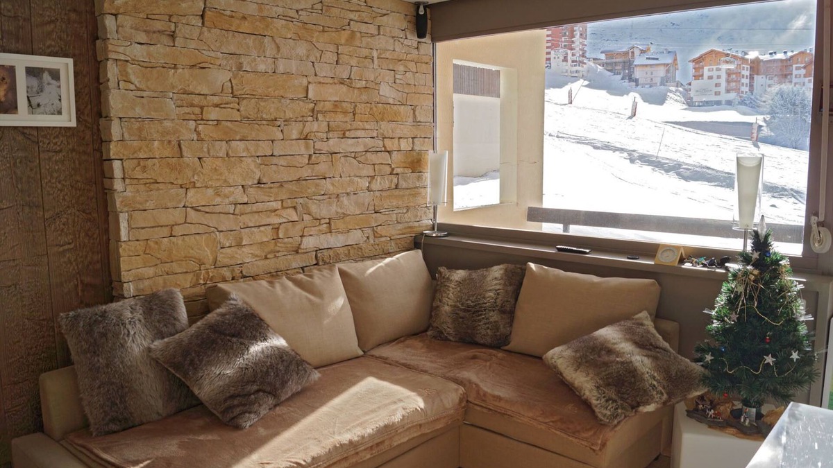 Les Menuires Apartment | New apartment renovated contemporary design on the track in 4-storey cottage
