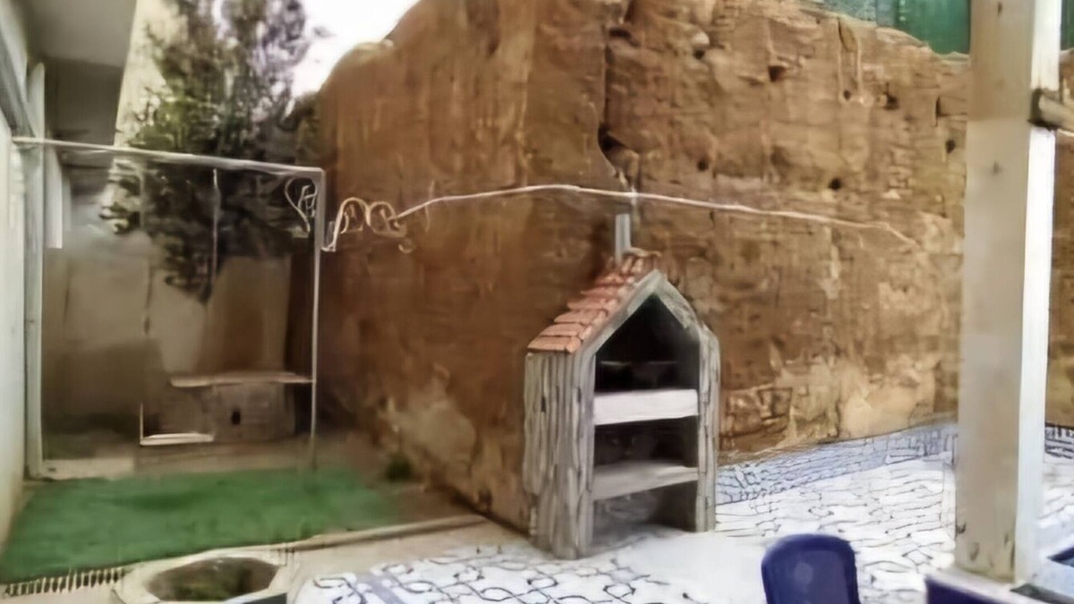 Tlemcen Apartment | New apartment with swimming pool in downtown Tlemcen. Very quiet neighborhood.