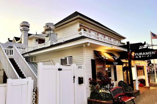 Surf City House | New Asian Wood style 4 Bedroom in Surf City