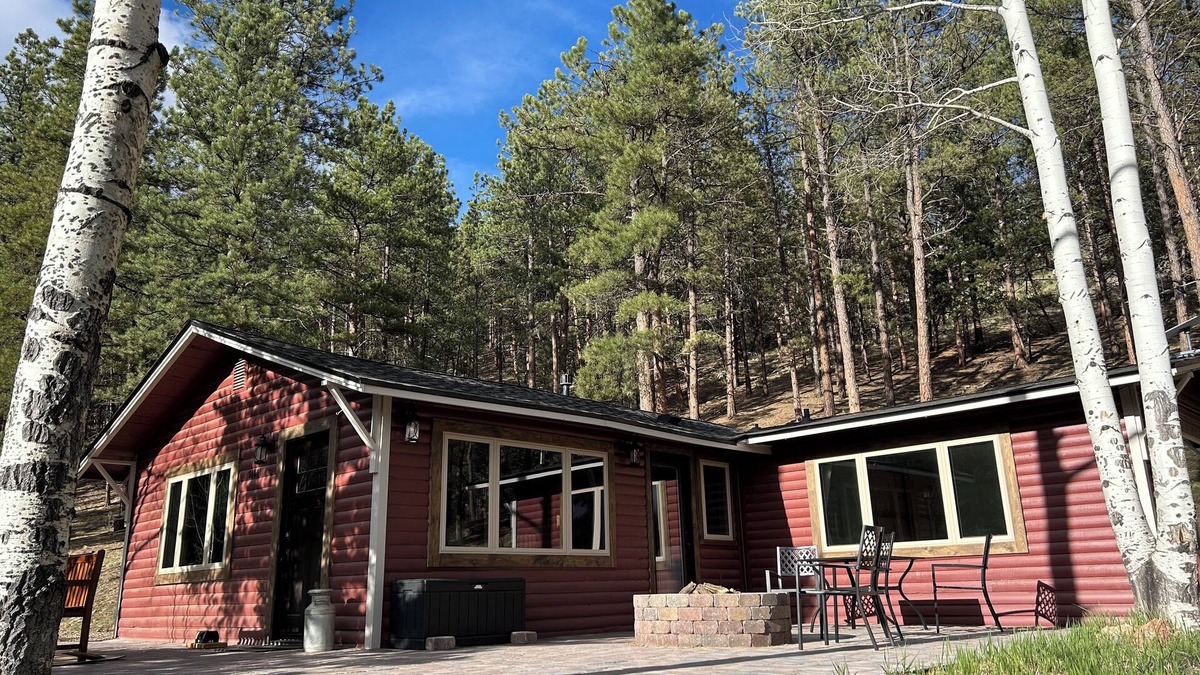 Conifer Cabin | New! Aspen will turn soon! 1 hr from DIA! Gas firepit & Wifi