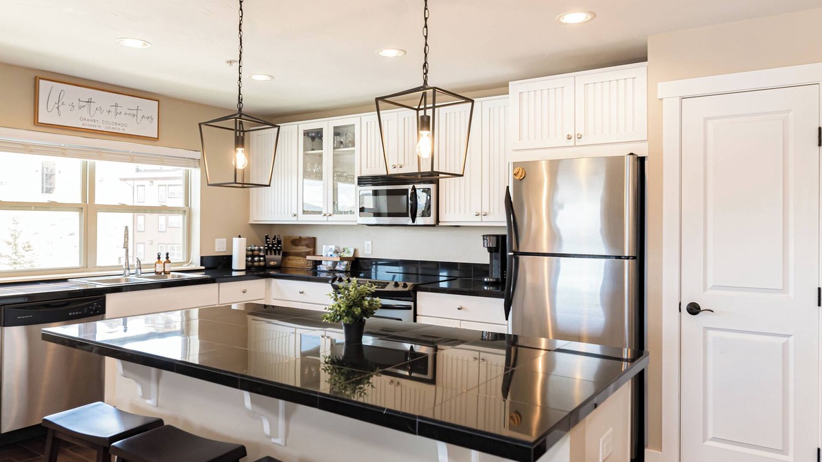 Silvercreek Condo | New! Base Camp Chalet, Oversized 2Bdr 2Ba ski-in ski-out