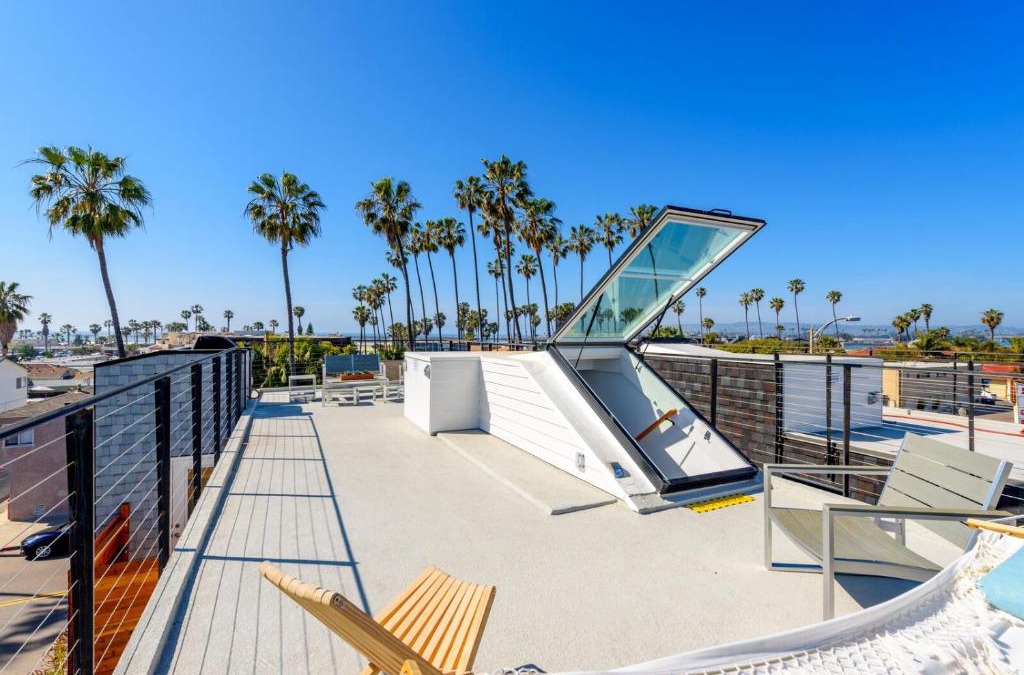 Ocean Beach House | New Beach House, Steps to Sand