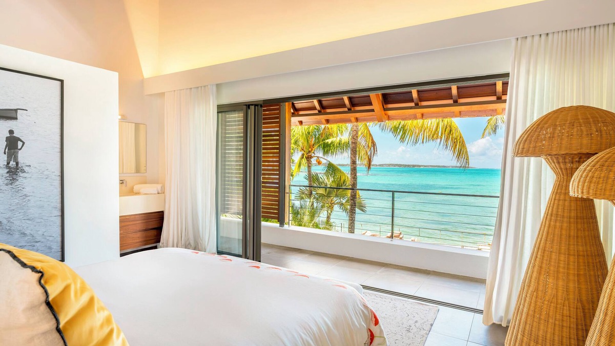 Belle Mare Villa | New beach villa Rubis Belle Mare, private pool with no view from outside