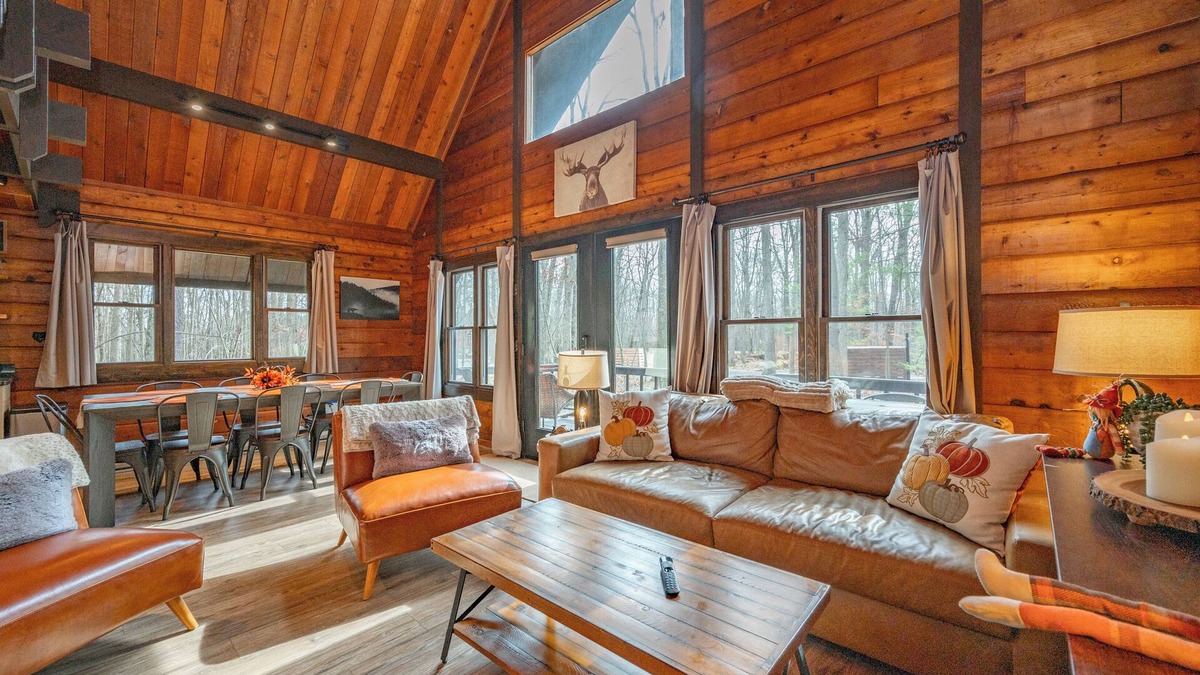 McHenry House | New! Bear's Den: Lake Area, Fire Pit!