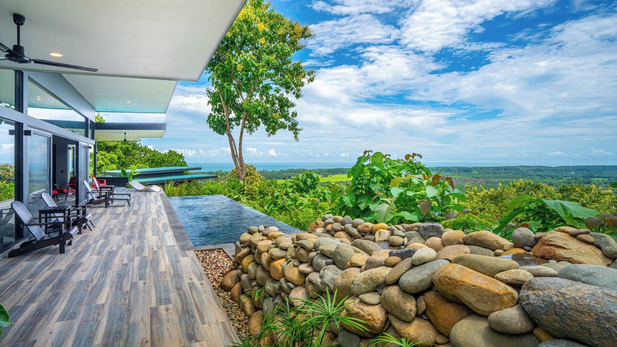 Savegre House | NEW-BEAUTIFUL-3 bedroom-sleep 8-Ocean views-Gated-Great private pool