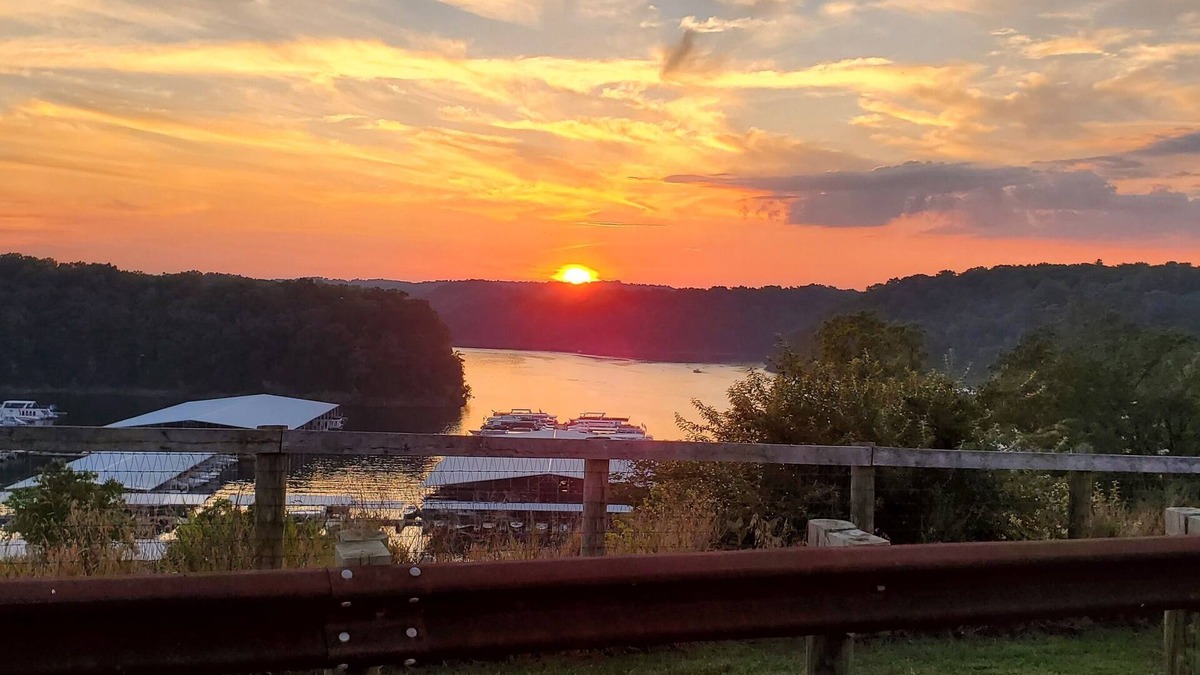 Jamestown Condo | NEW Beautiful Condo I-3 Next to Lake Cumberland