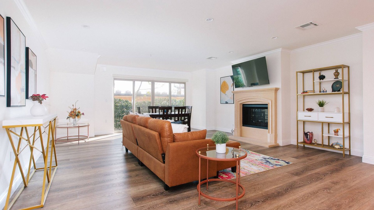 Lamanda Park Condo | New Beautiful Pasadena Condo - 1295 square feet