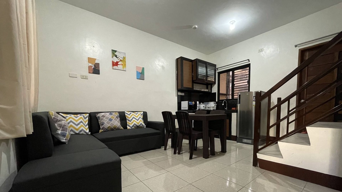 Balanga Apartment | New Bliss 3BR Apt Near Resto WIFI up to 200MBPS