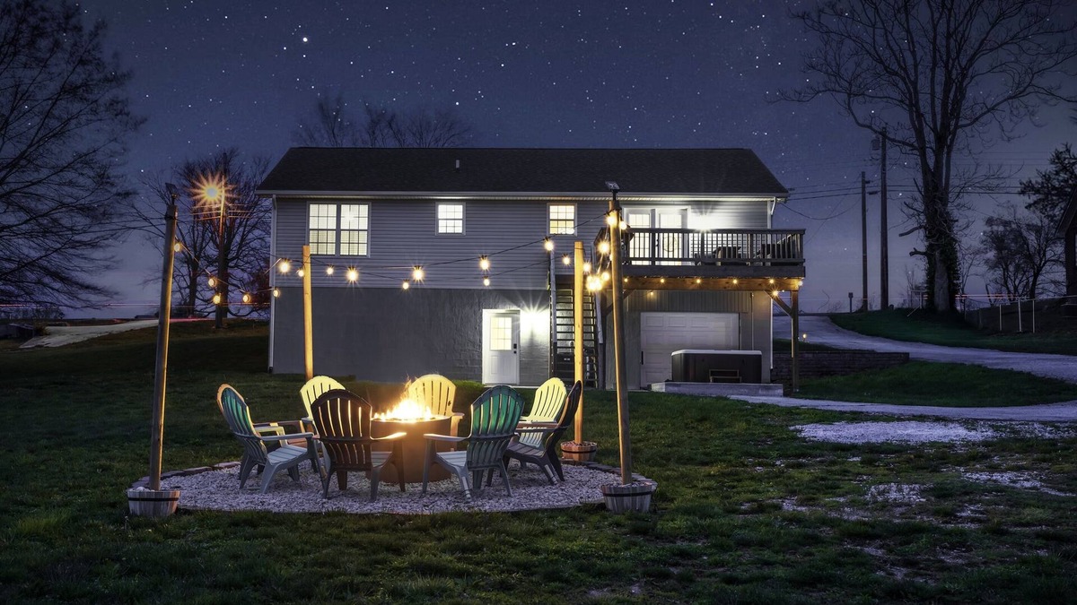 Keene House | New! Bourbon Barrel Hot Tub Getaway
