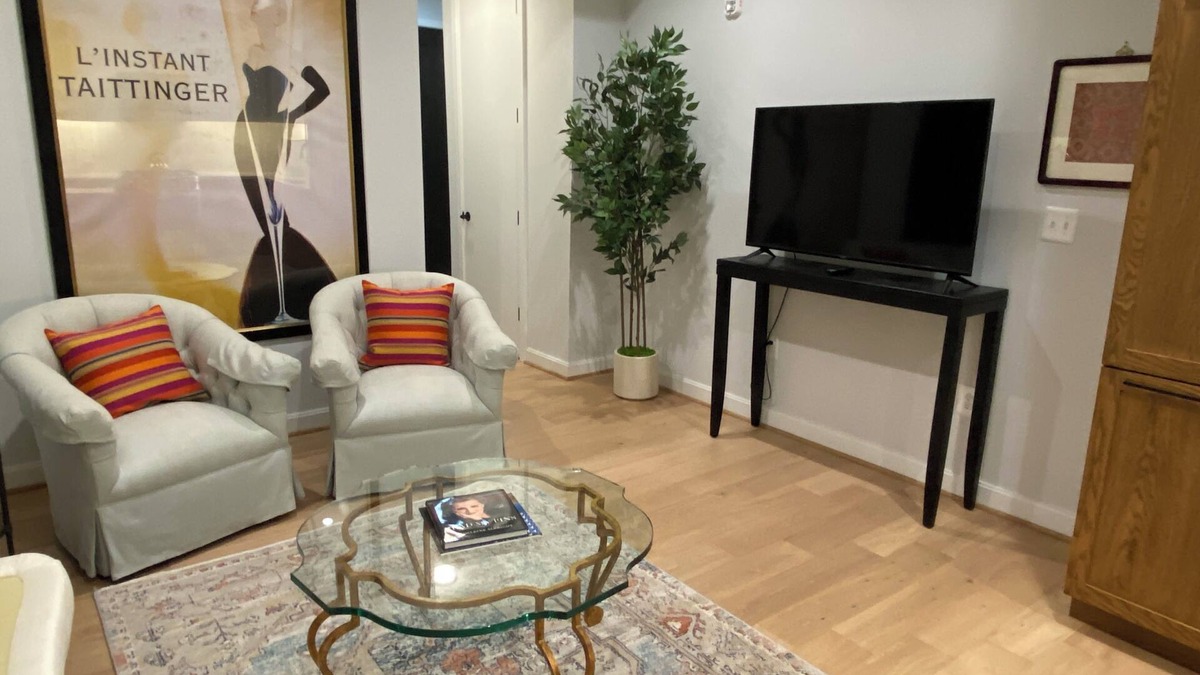West End Condo | New Boutique 1BR Condo, Georgetown West End, Pvt Deck, Roof Deck
