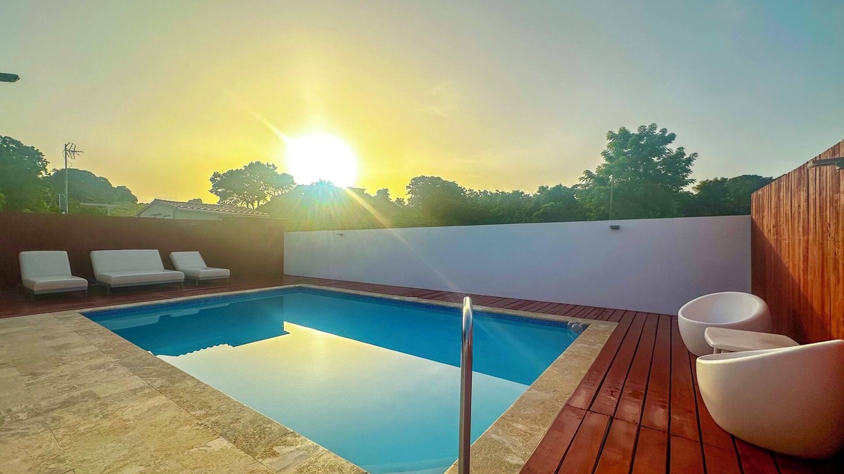 Pueblo House | New Boutique House with Pool near the Beach