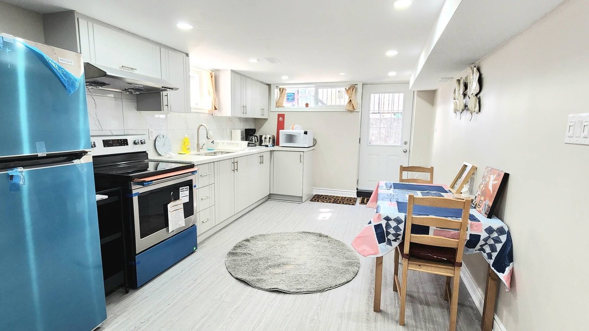 Toronto Apartment | New bright lower legal unit apartment