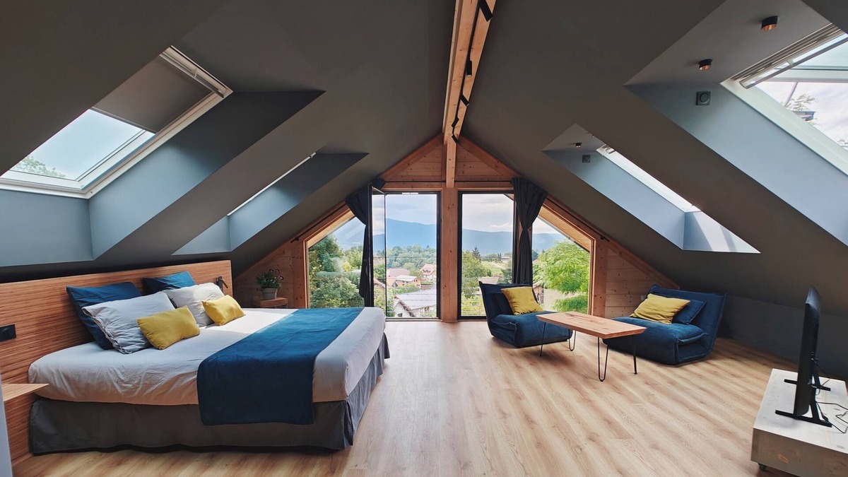Rovagny Apartment | New! Bright, modern, quiet 90m2 duplex apartment between lake and mountains