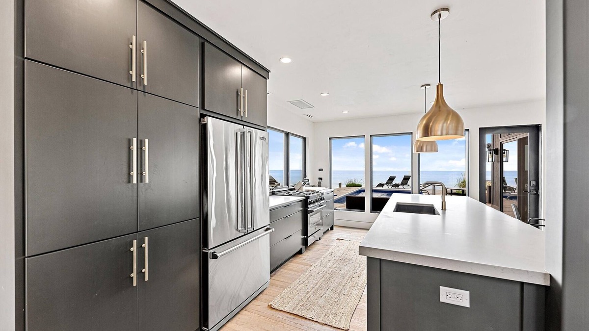 Mill Creek House | New Buffalo Lakefront w/Pool, Hot Tub - Monthly