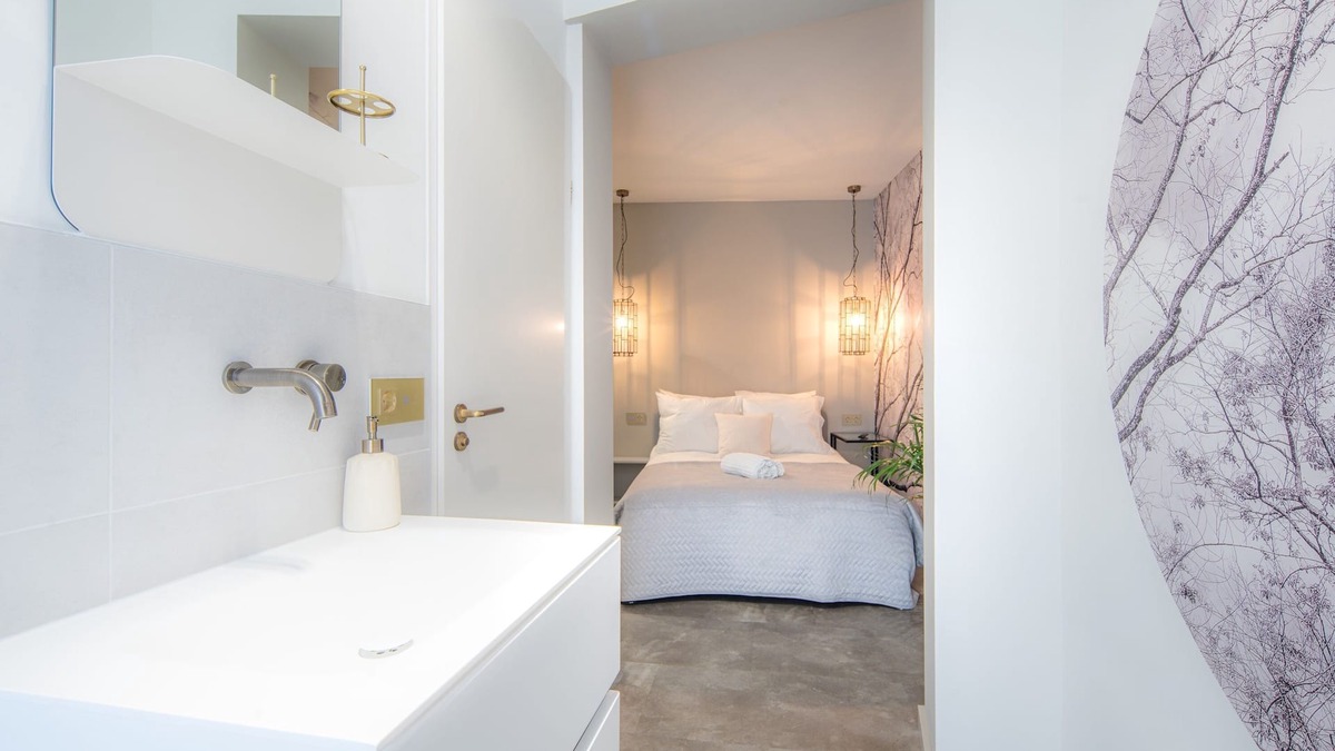 Schiedam Apartment | New build Art Apartment 7min from Rotterdam CS rm1