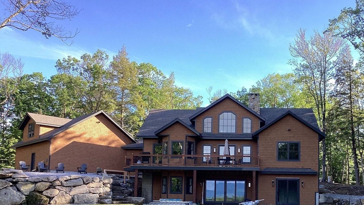 Sandwich House | NEW BUILD! Mountain views, minutes from Squam's Sandwich Beach and boat ramp!