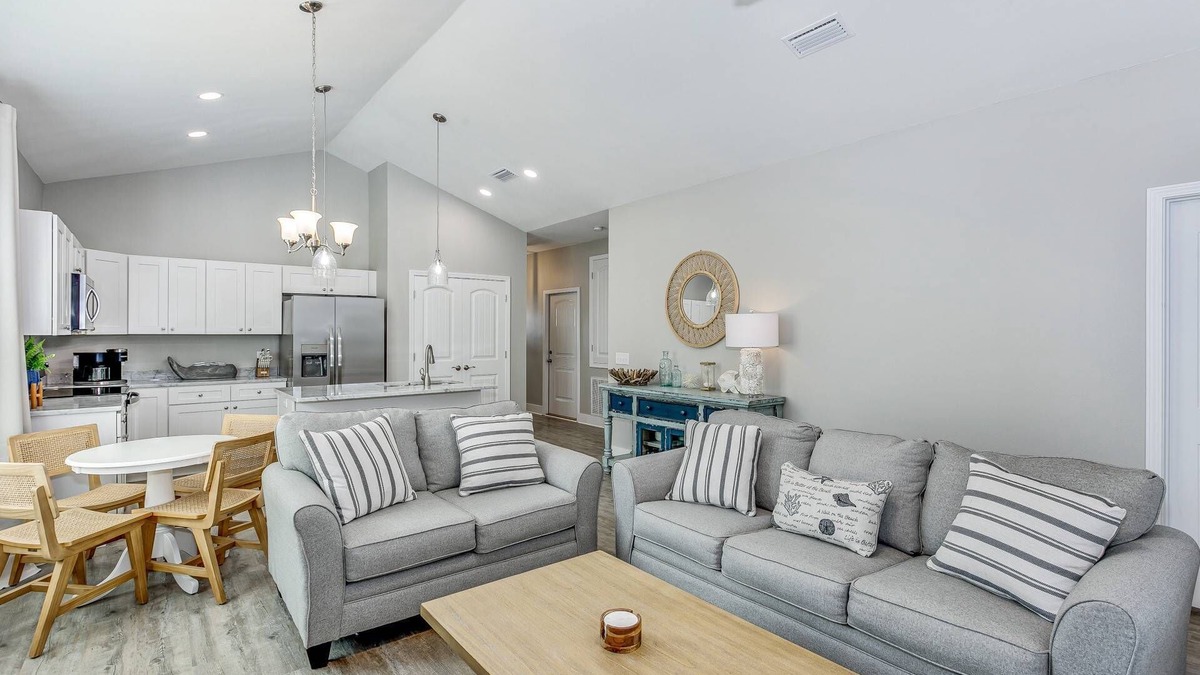 Ono Island House | New Build w/4 Beach Cruisers | Pet Friendly w/Fenced Yard & Fire Table |Playground |Minutes to Beach