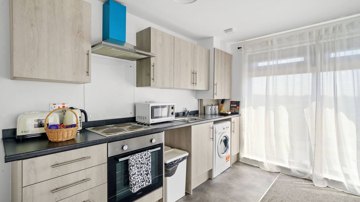 George Green Apartment | New Building 2 Bed 2 Bath Minutes From Heathrow