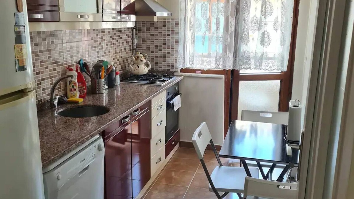 Atasehir Apartment | New building, fourth floor, 15 minutes to Kadikoy