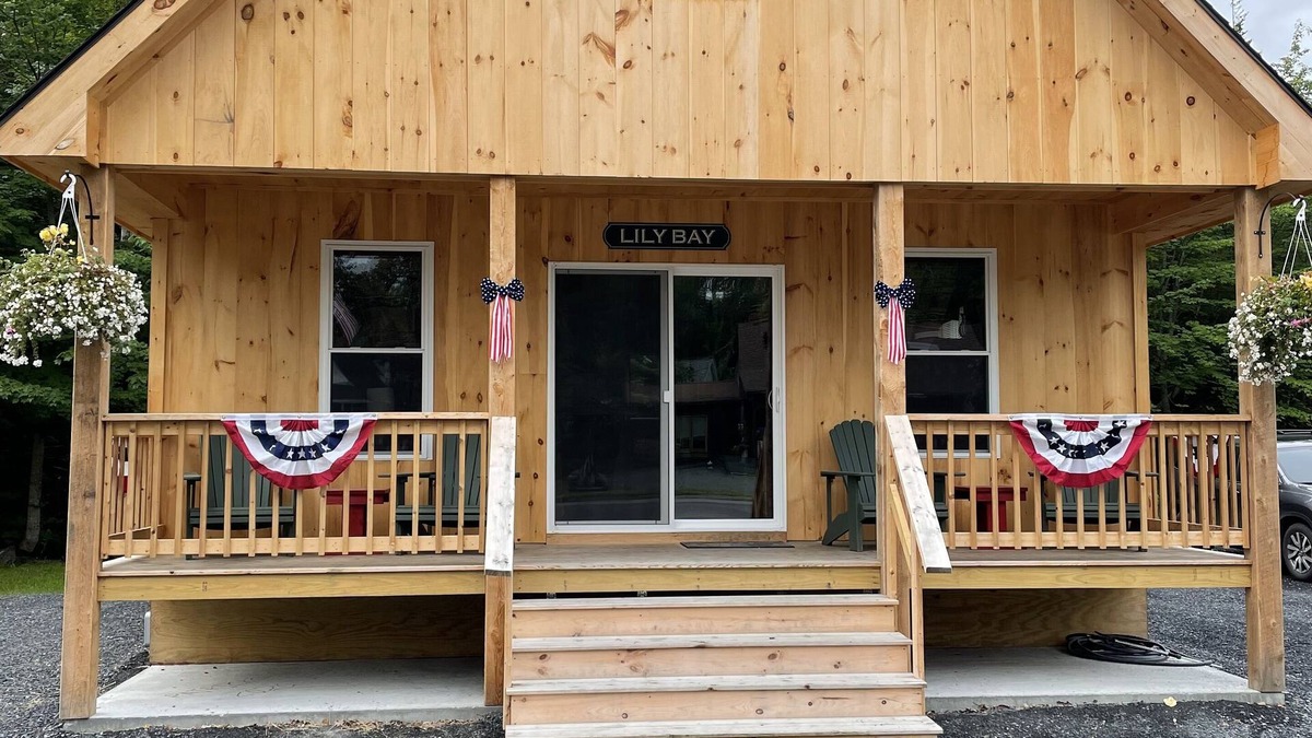 Greenville Cabin | New cabin/Downtown Greenville-Moosehead Lake, ME/WIFI/Dogs Ok/2 cabins available