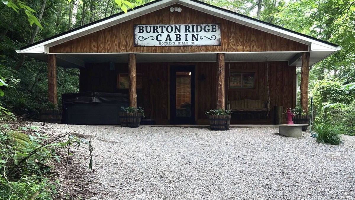 South Bloomingville Cabin | New Cabin | Hot Tub & Sauna