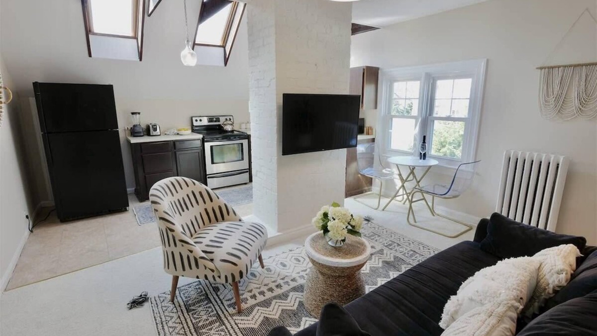 16th Street Heights House | NEW! Cabin in the Clouds ~ Easy Downtown Access w Parking!