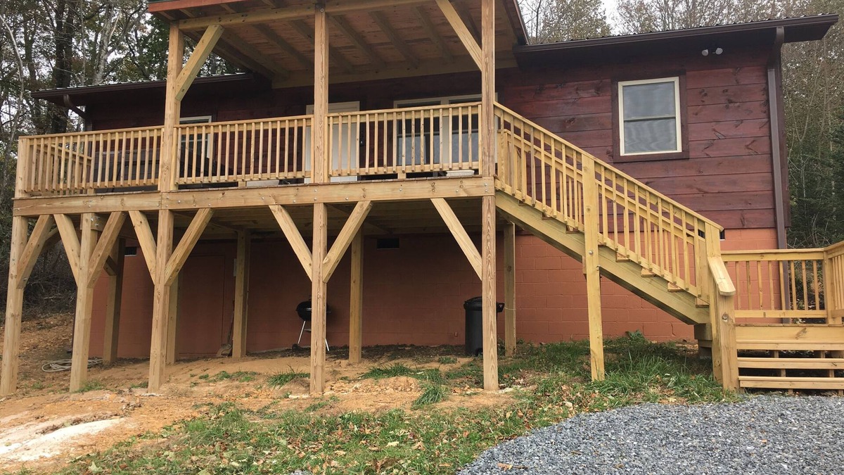 Spruce Pine Cabin | New Cabin on 12 Acres w/Hot Tub Right off the Blue Ridge Pkwy! Pastoral Bliss