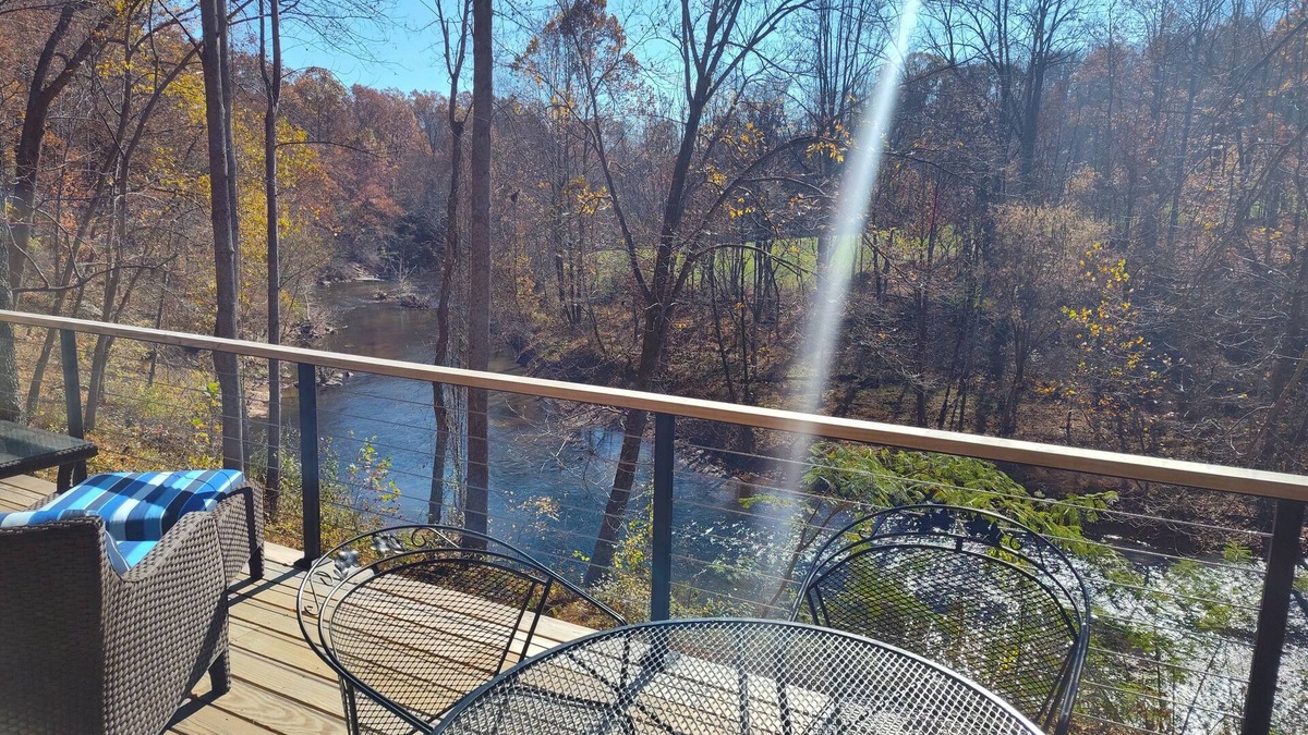 Faber Cabin | New Cabin Right on The Rockfish River! Peacefull River Sounds, Stunning views!