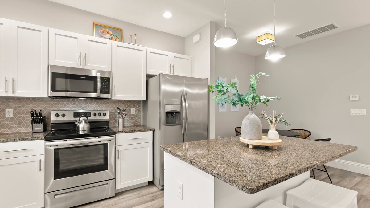 Safety Harbor Apartment | NEW Canopy Cabana Luxury Downtown Apt