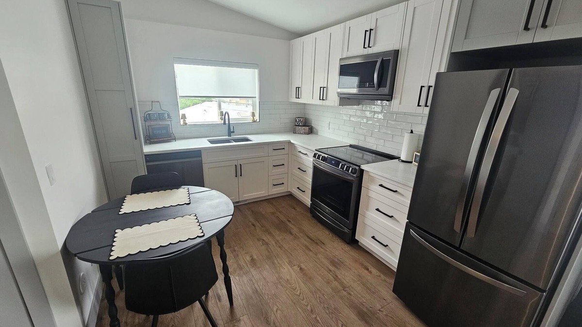 Northwest Calgary House | New carriage suite Calgary NW close to UofC