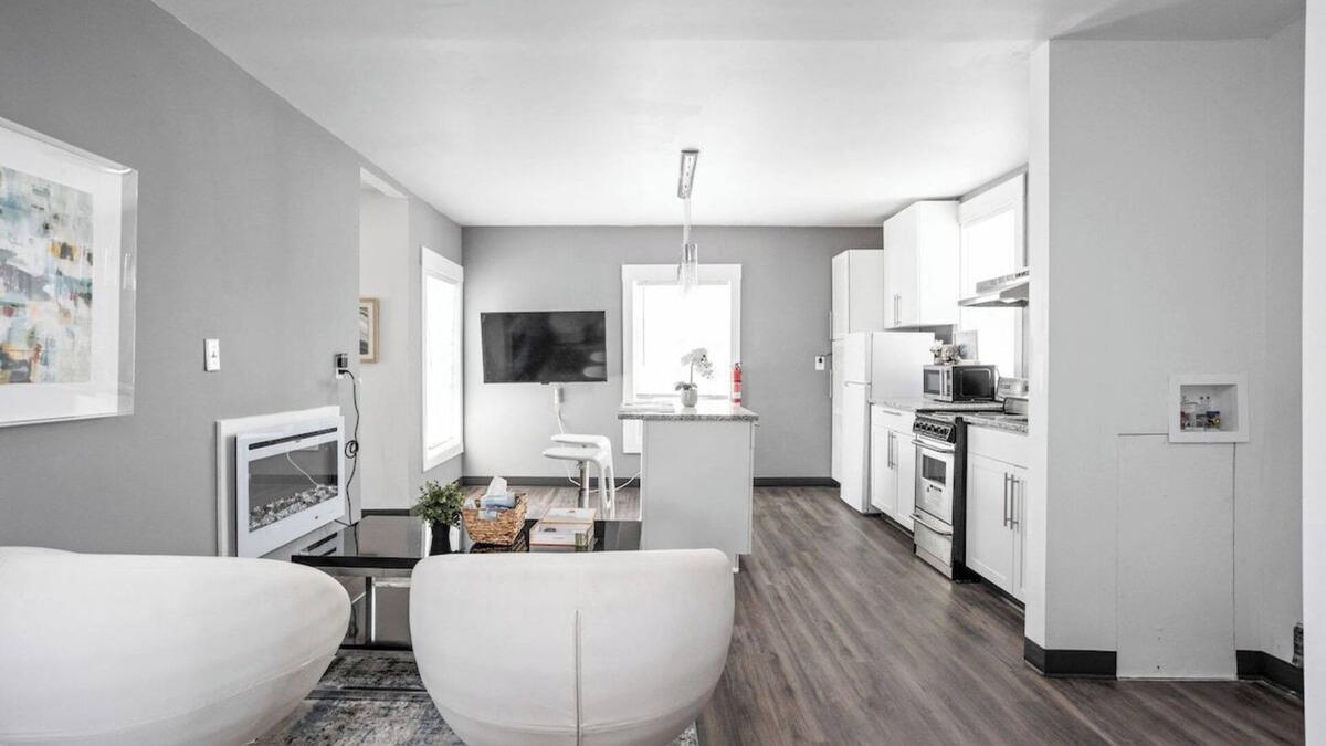 New Castle House | New Castle Retreat, Stay in Style!