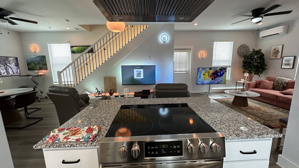 Fayetteville House | New Centennial Park luxury Smart Home w e-bikes