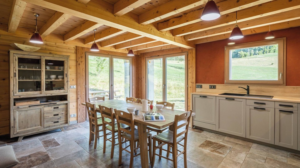 Montagnole Ski Chalet | New chalet for 8 people