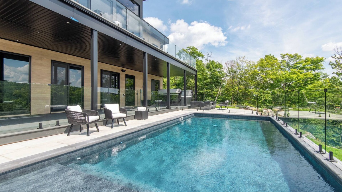 La Conception House | NEW! Chalet Mont-Steele | 5 Bedrooms | Hot tub | Outdoor Pool/Tremblant Living