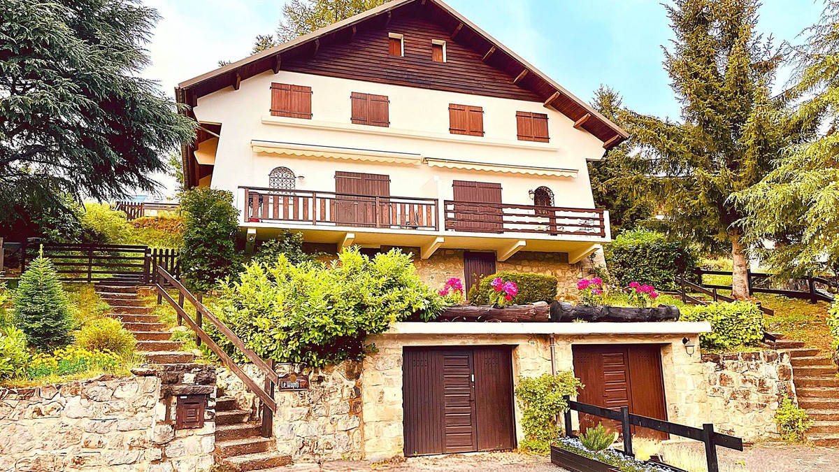 Peone Ski Chalet | NEW! CHALET WAPITI Warm mountain cocoon. Quiet Near the slopes