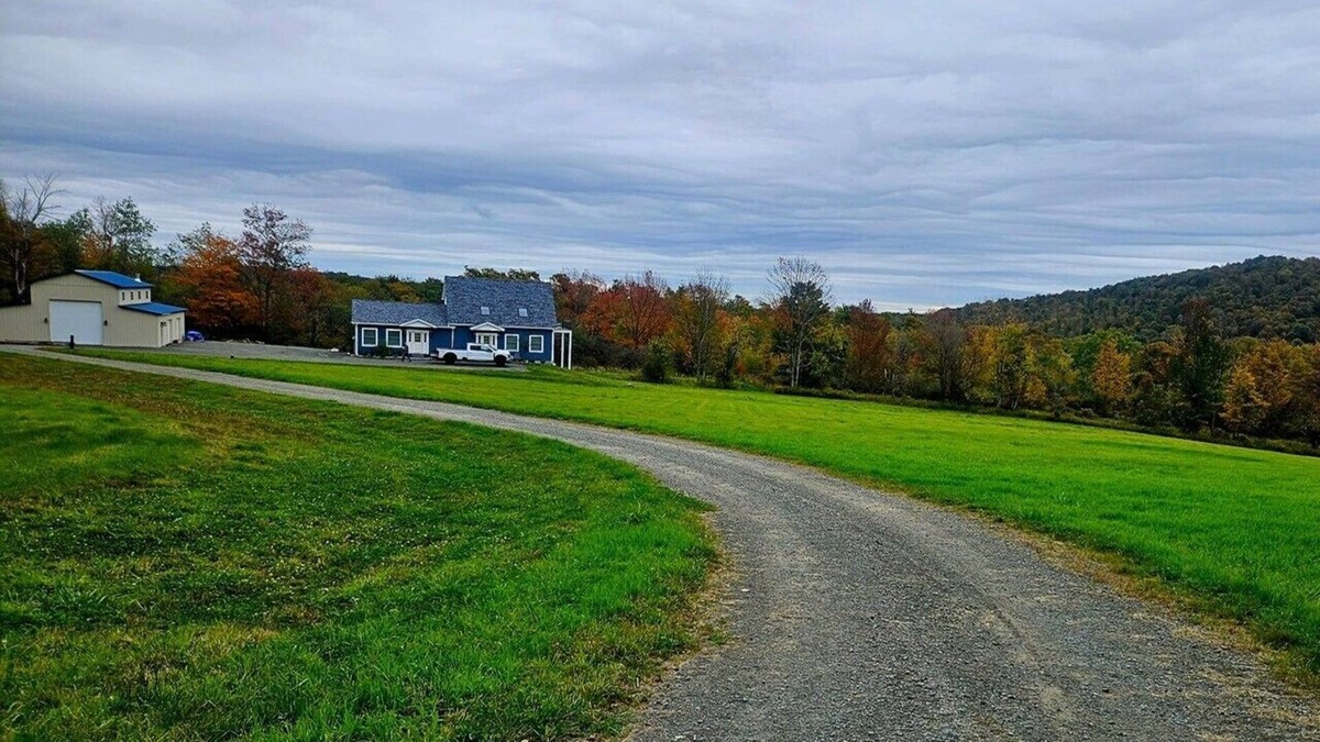 Orson House | NEW charming 2-bedroom house in Pleasant Mount