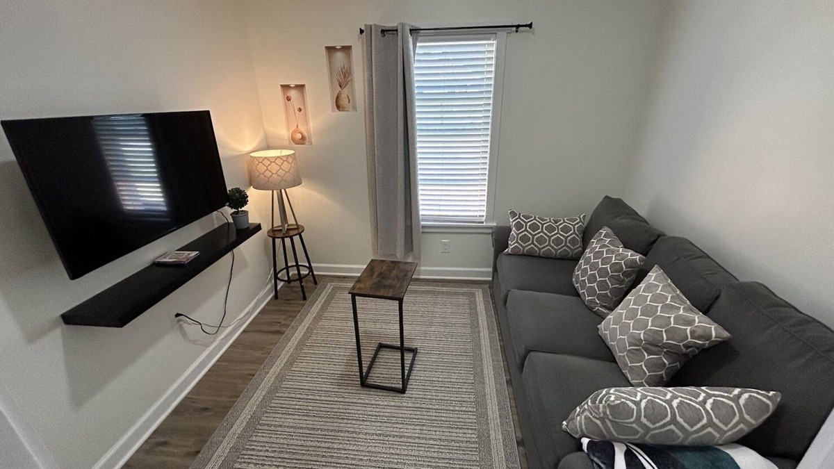 Lawrenceville House | New Charming Apartment !