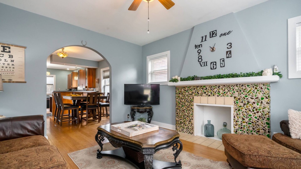 Prestonia House | NEW & Charming! Close to Everything -KY Fair & Expo Center and C/D 5-Star!