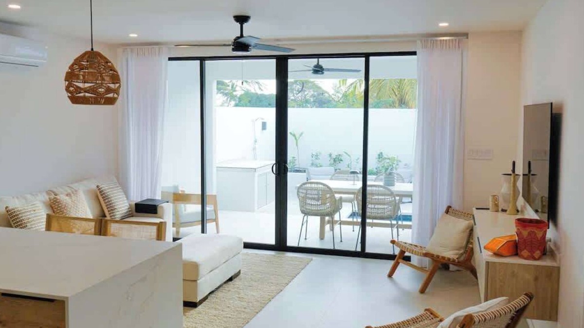 Gibbes House | New CHIC 3BR Villa, Walk to Beach! Pool & Terrace