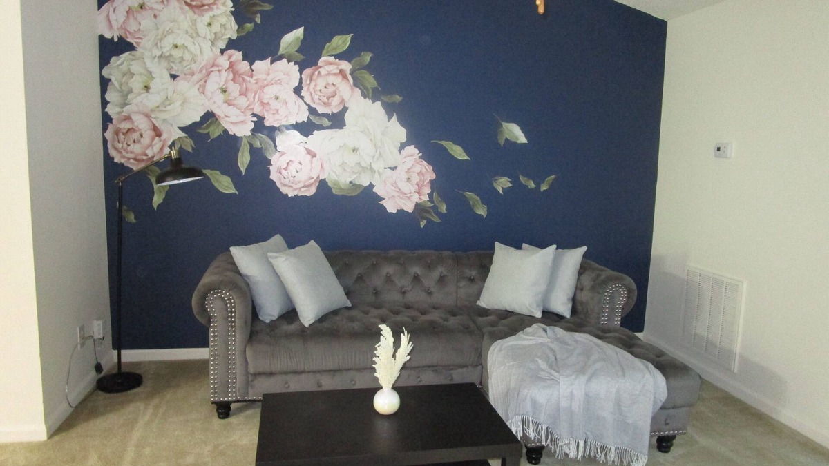 Mount Holly Condo | New! City Chic 13min to Airport and 20min to City Center