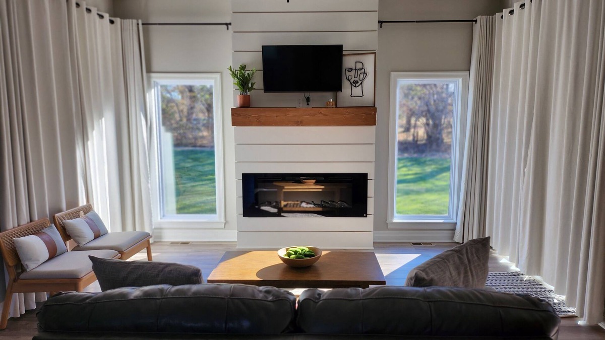 Mulvane House | New, clean home close to Kansas Star Casino